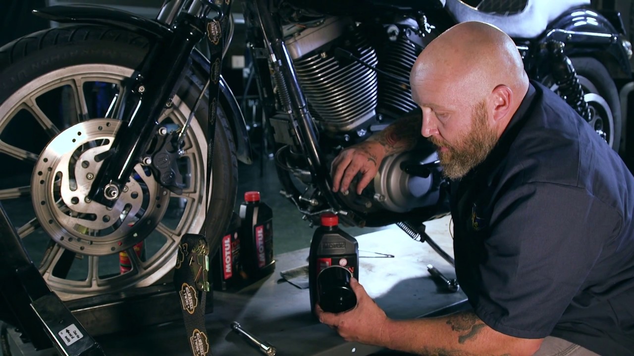 Oil Change : Harley Davidson Dyna