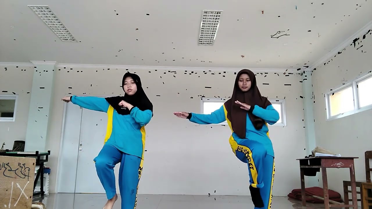 Tugas PJOK ( senam kreasi ) EKA FARIHATURROHMAH LITA LIYAN KHILYATI  XII.M