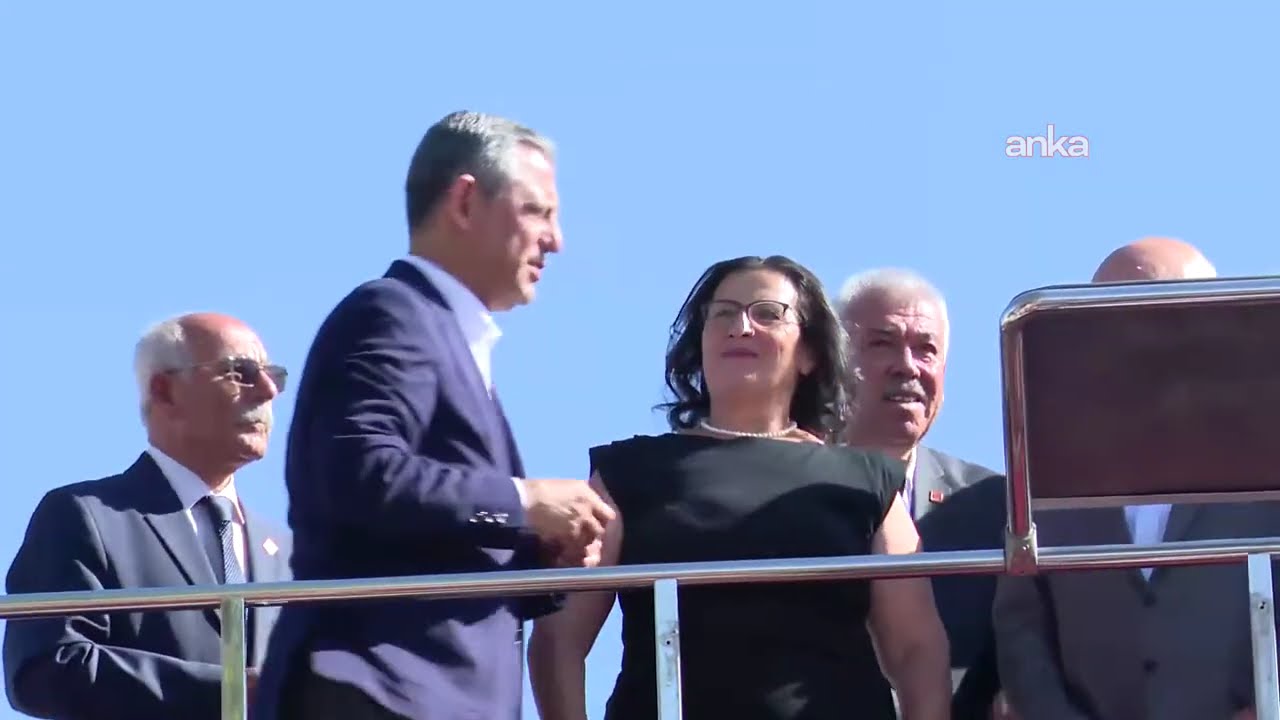 Özgür Özel, Yozgat Bahadın Cumhuriyet Meydanı'nda konuştu