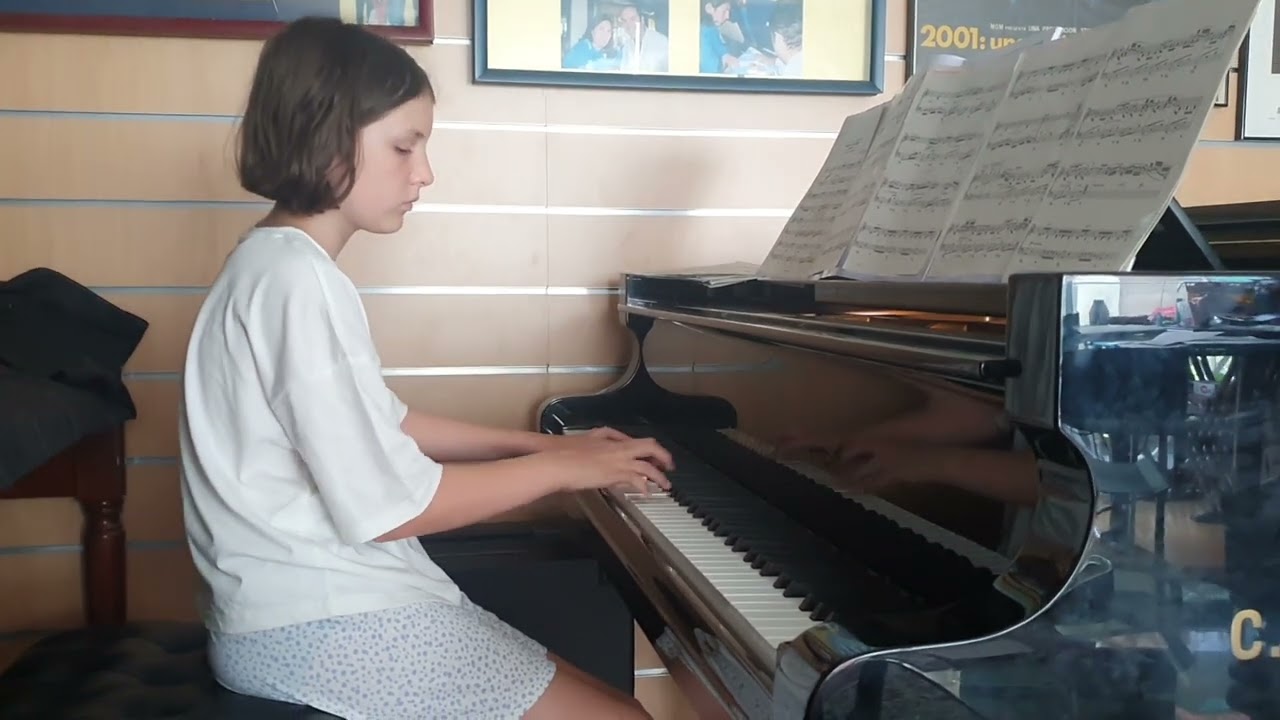 Elsa Isolda plays Albeniz Rumores de la Caleta in a C. Bechstein Grand Piano