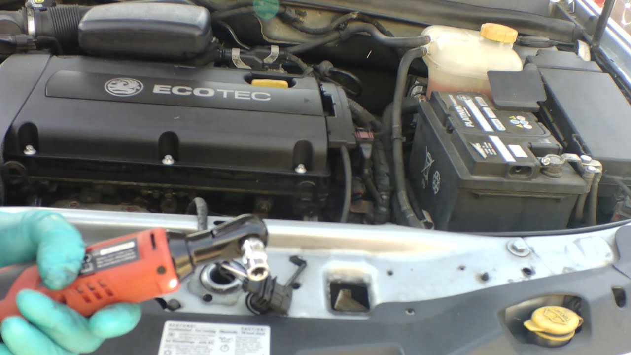 Astra Engine Removal, driveshafts and exhaust