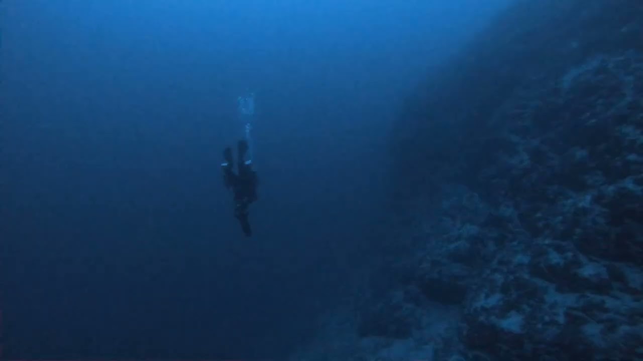 Rebel CCR Rebreather diving in Blue Hole 
