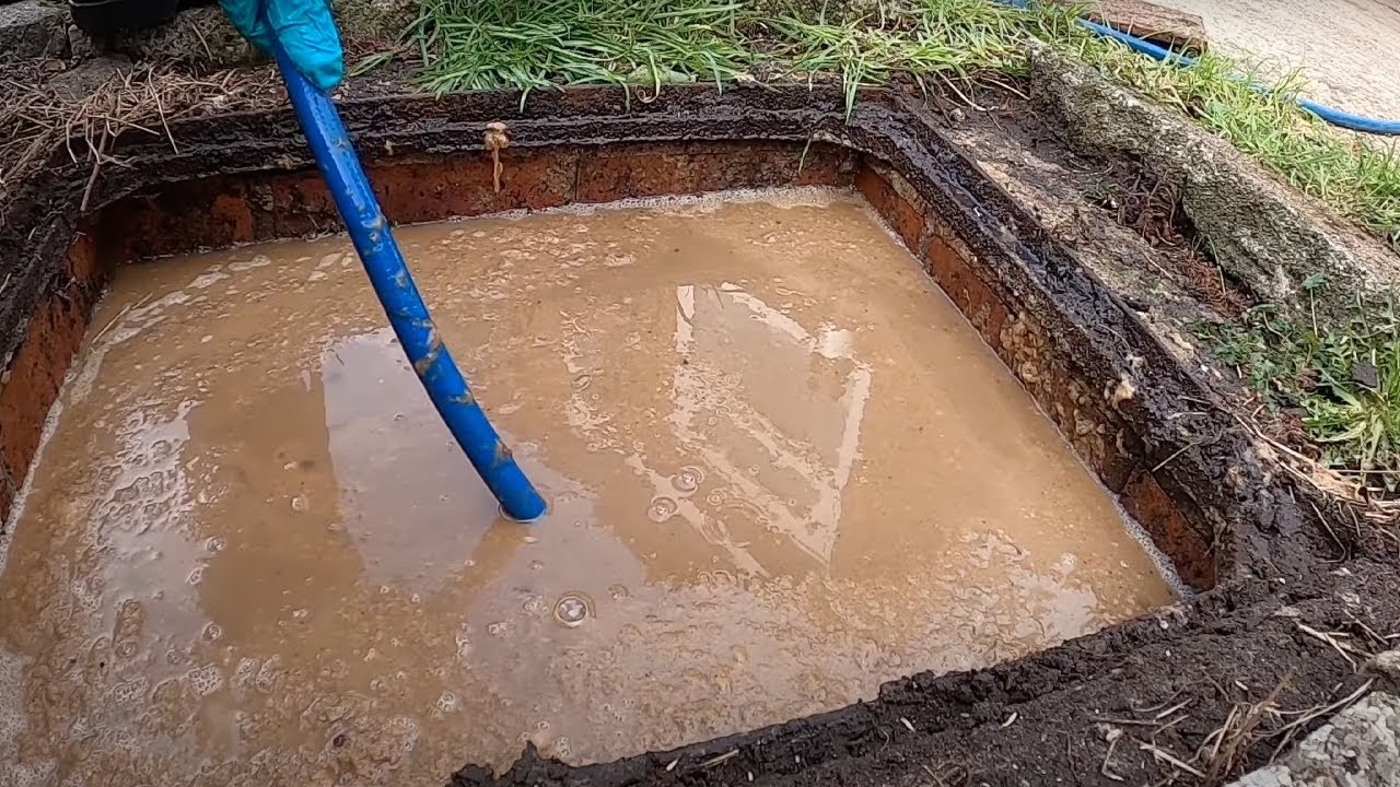 Gurgling Manhole Drain Unblocking and CCTV Drain Inspection - Tripod and Head Cam