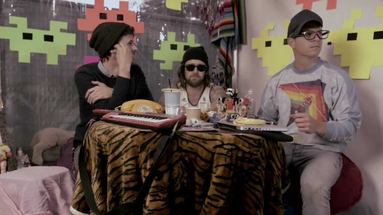 BONDI HIPSTERS - Hanging out with Passion Pit