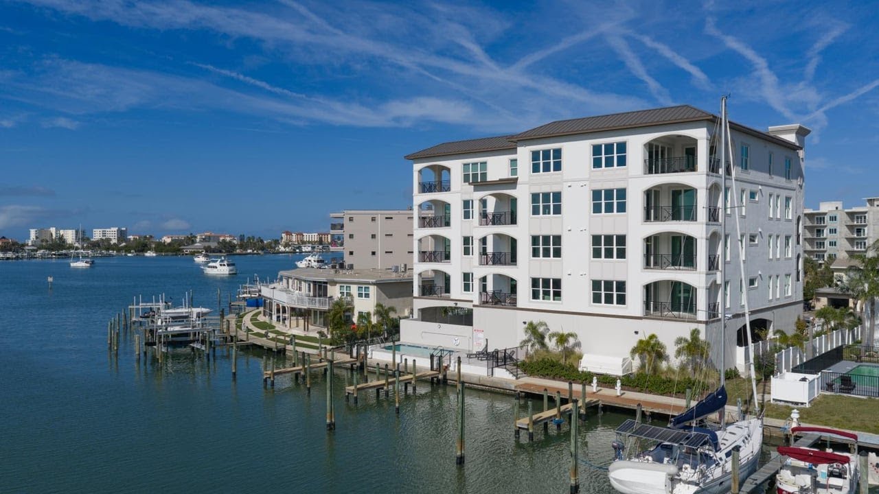 211 Dolphin Point, Clearwater, FL