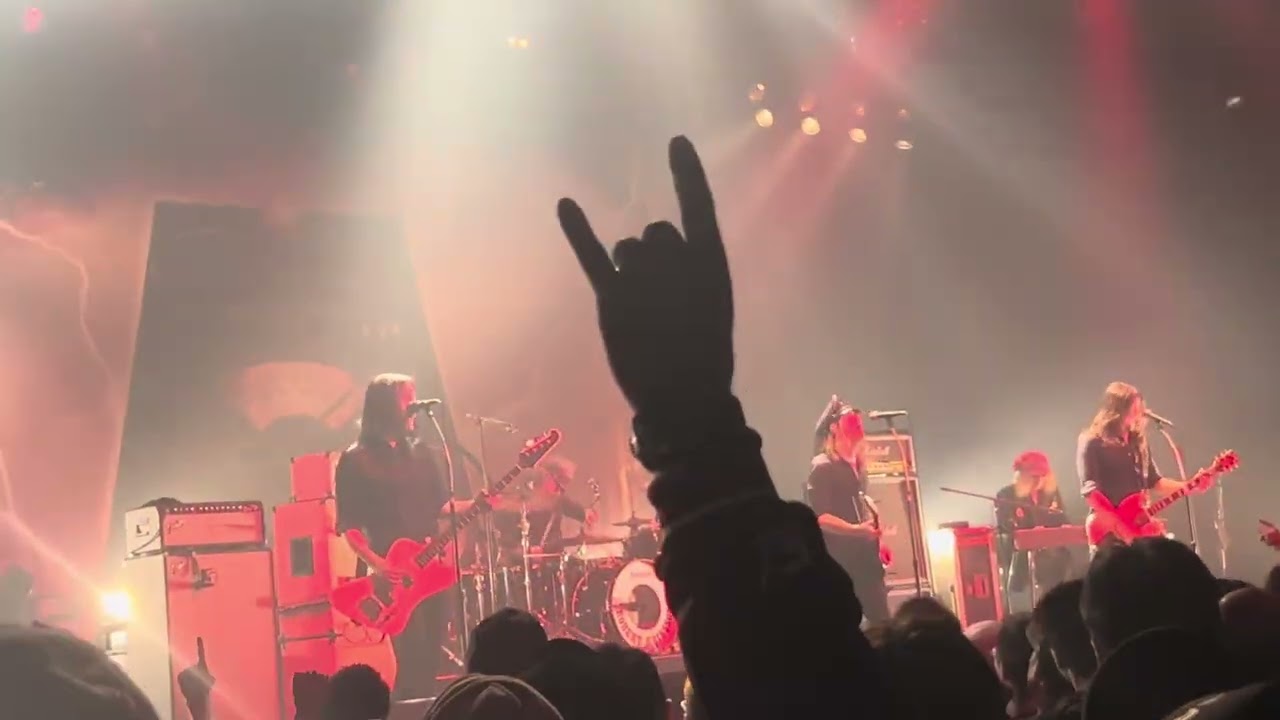 RAINY DAYS REVISITED -LIKE NO OTHER MAN -THE HELLACOPTERS Tokyo Japan