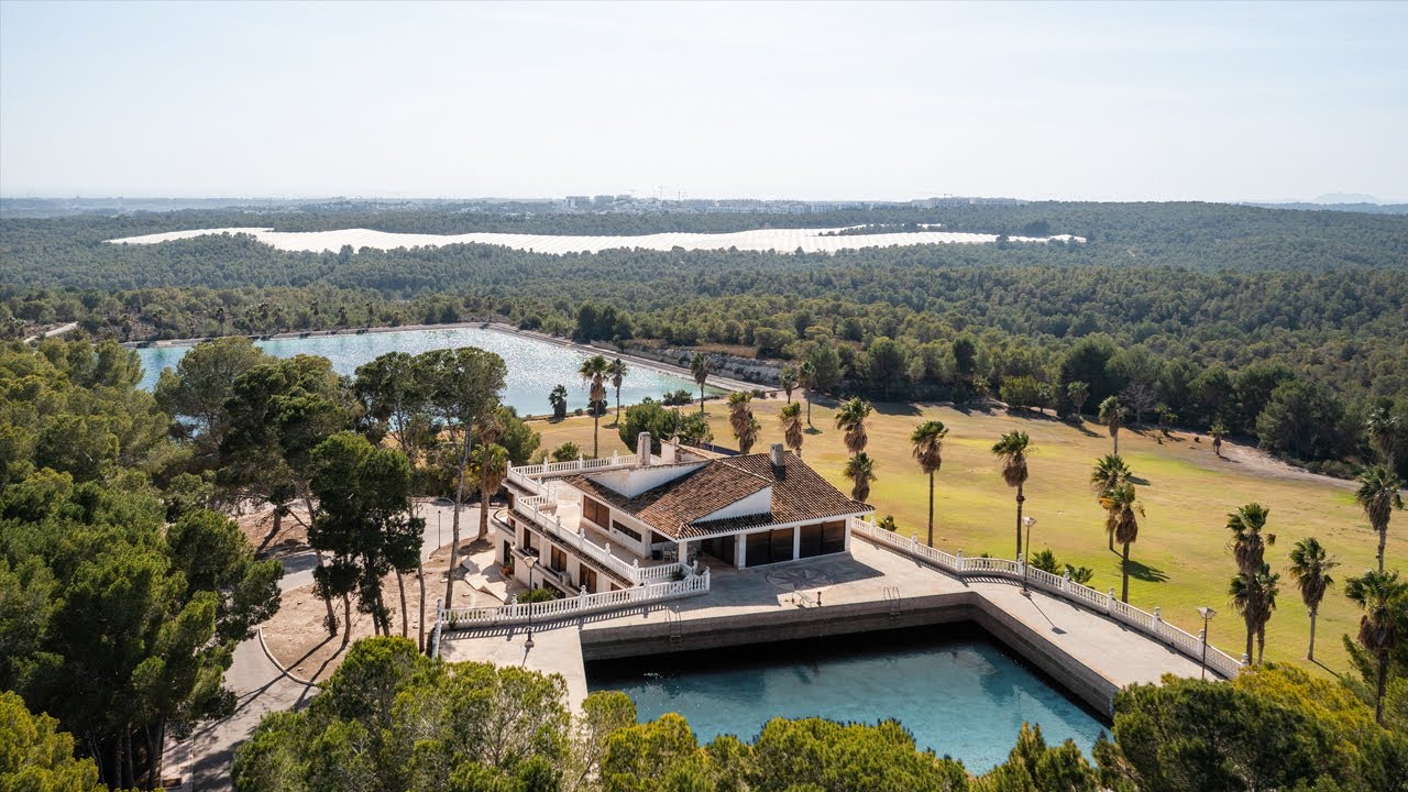 Visiting a unique €15M finca with over 400 hectares with private golf course - K&V Luxury Realtors