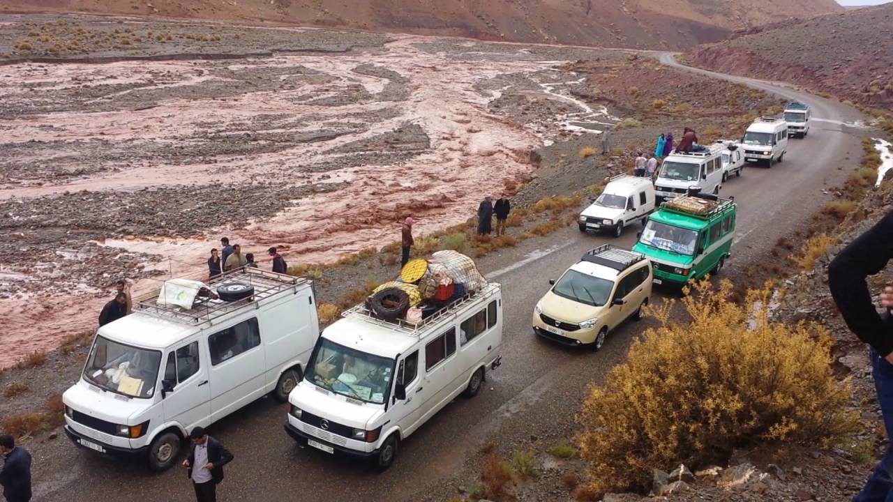 ﺍﻟﻄﺮﻳﻖ ﺑﻴﻦ  دواوير كنطولة ومركز جماعة امي نولاون  ﻣﻘﻄﻮﻋﺔ ﺑﺴﺒﺐ ﺍﻟﻔﻴﻀﺎﻧﺎﺕ