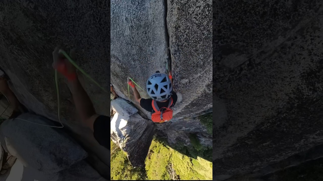 As&iacute; es escalada tradicional ⚠️ #climbing #escalada #escalar