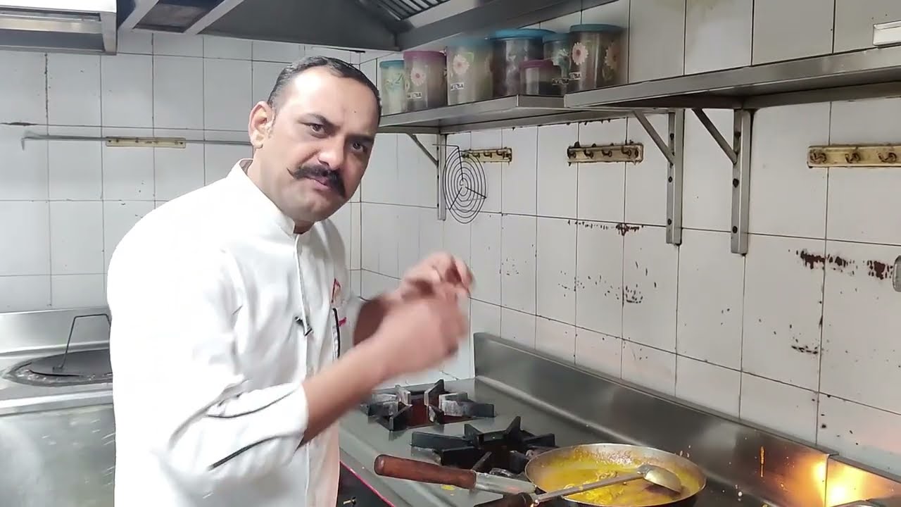 Chicken Curry | चिकन करी | Chicken Curry À la carte Style | Restaurant Me Home Style Chicken Curry