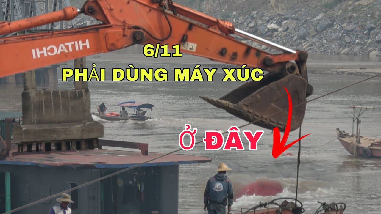 HƯƠNG KHÓI NGHI NGÚT TẠI CẦU PHONG CHÂU.PHẢI DÙNG MÁY XÚC ĐỂ CẨU LÊN