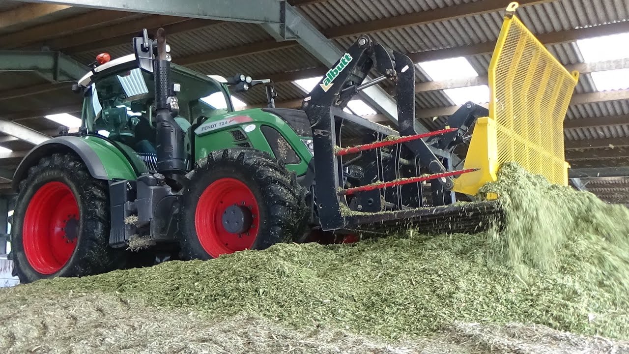 Maize Harvest 2022 - Buckraking the pit with Fendt 724 & Albutt plus Case IH MX