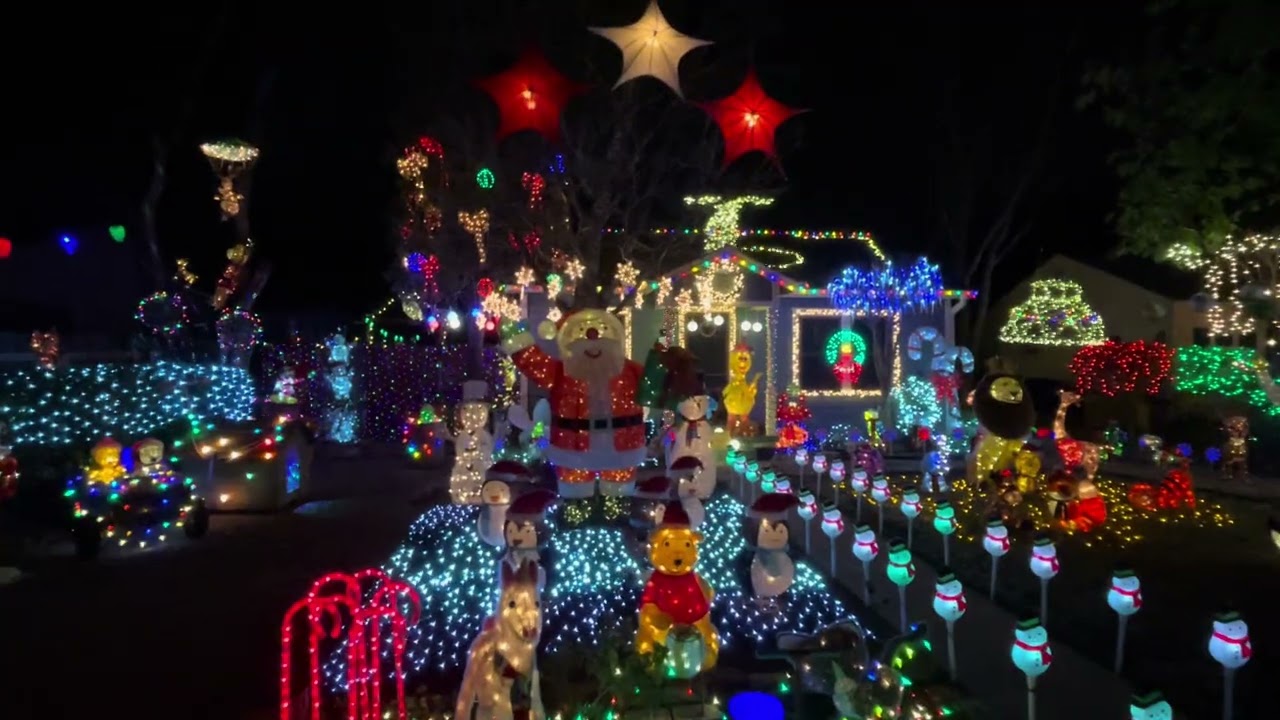 North Loop Christmas Lights 2025!