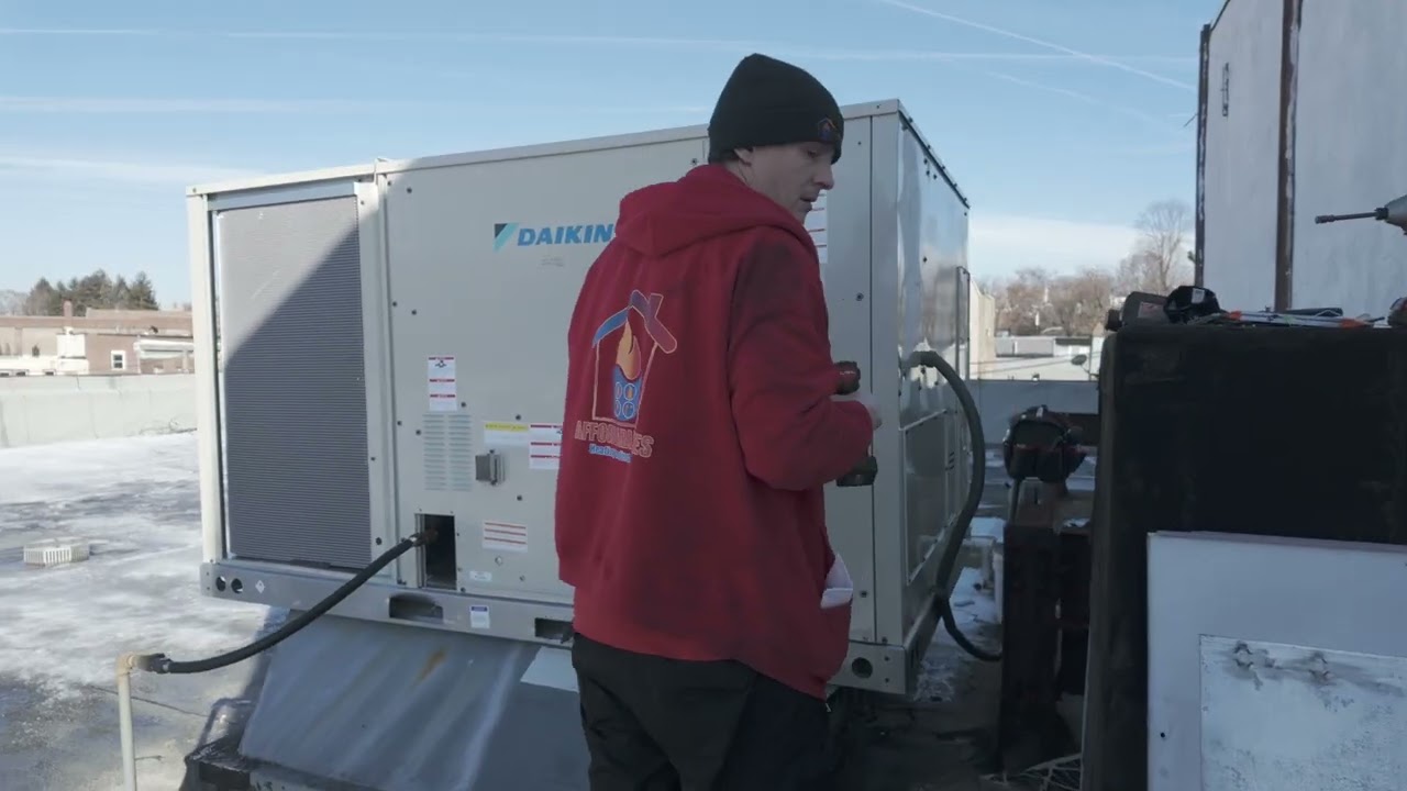 Installing of daikin Commercial hvac rooftop system 