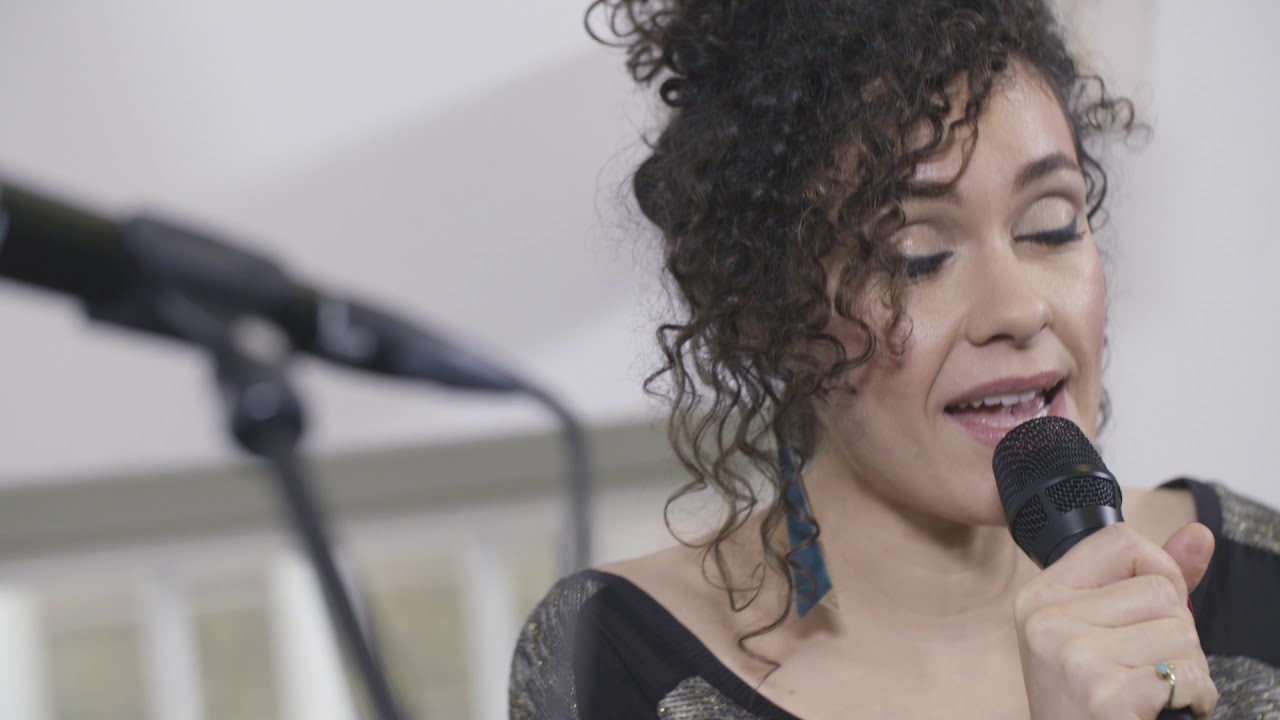 Nora Fischer & Marnix Dorrestein: HUSH