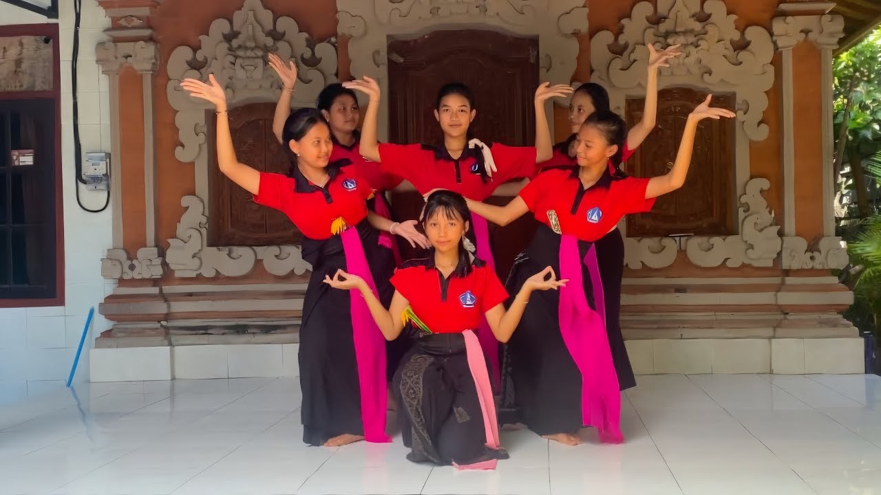 Tari Bali Kreasi ─ SMPN 3 KUTA
