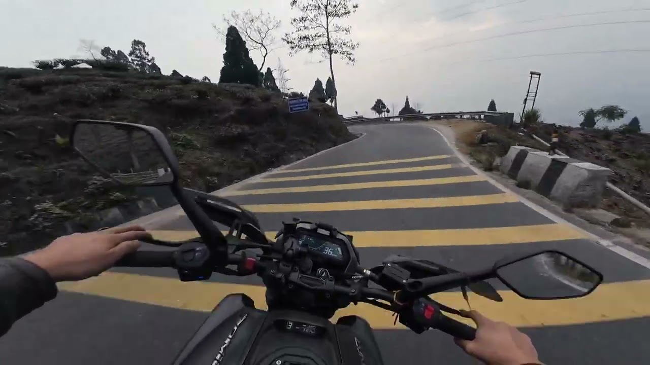 MIRIK TO DUDHAI. Dominar 400