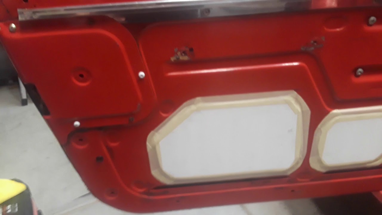 How to remove Jeep Wrangler YJ door panels
