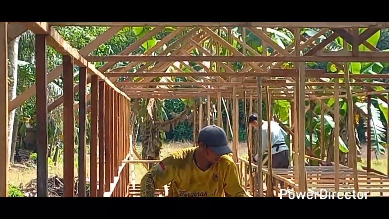 Proses Pembuatan Kandang Bebek Petelur