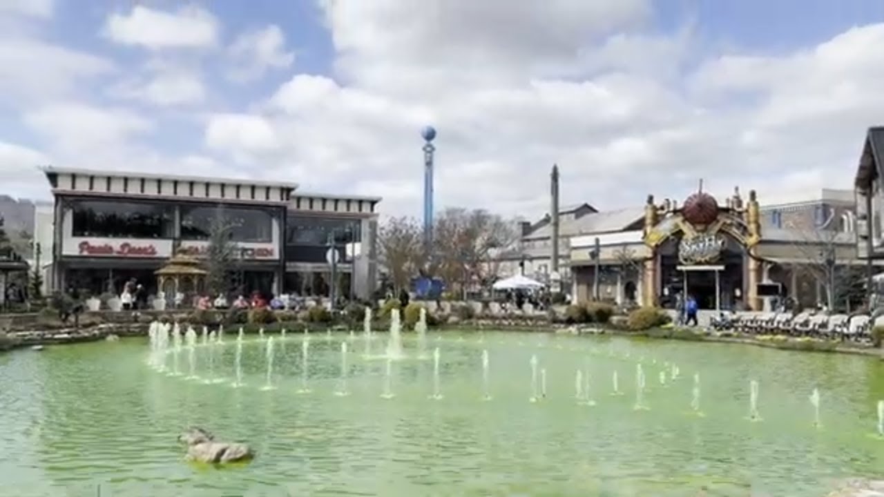 The Island in Pigeon Forge - The Island Show Fountain