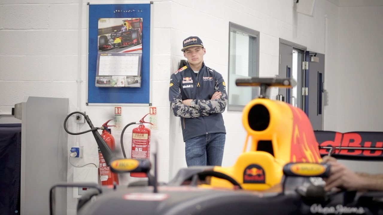 Bored Drivers. Daniel Ricciardo and Max Verstappen long for the new F1 season