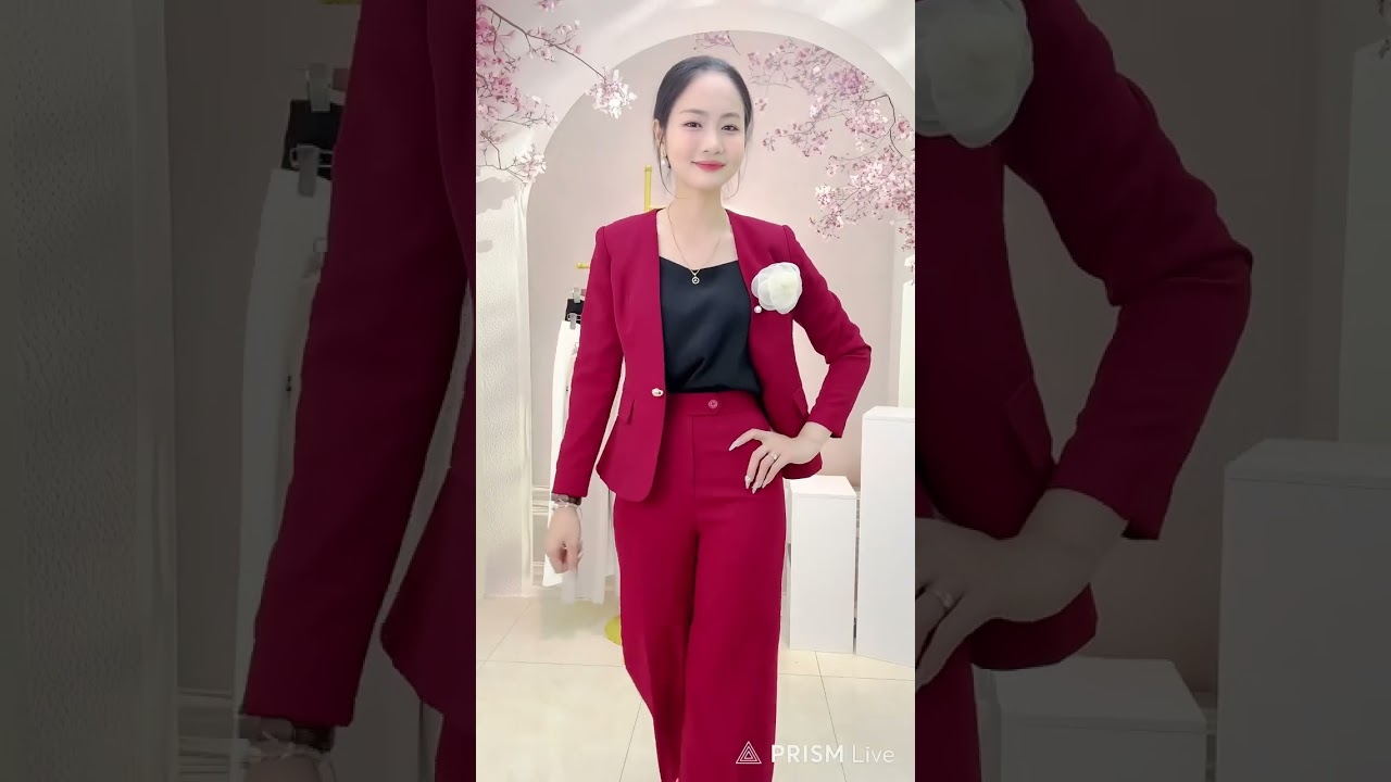 UKAK2512001 đỏ + UKQU2402002 đỏ M1