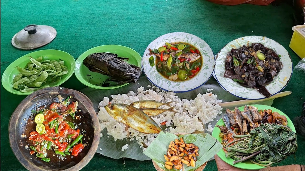 MASAKAN KAMPUNG‼️BIKIN RINDU KAMPUNG HALAMAN IKAN ASIN SAMBAL LALAPAN TERASA NIKMAT