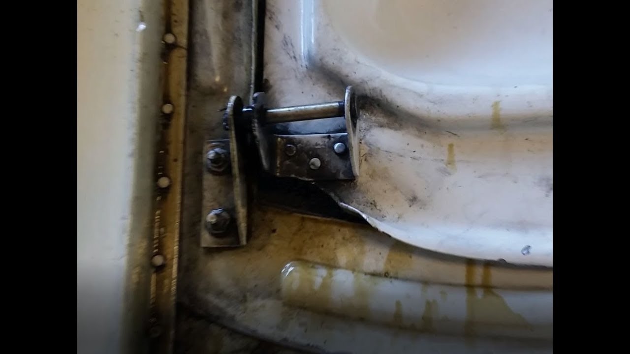 Cessna Cardinal nose gear door hinge repair