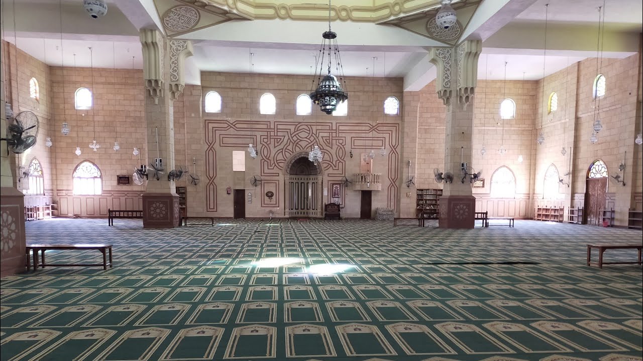 الاذان من مسجد سيدى ابو الحسن الشاذلي