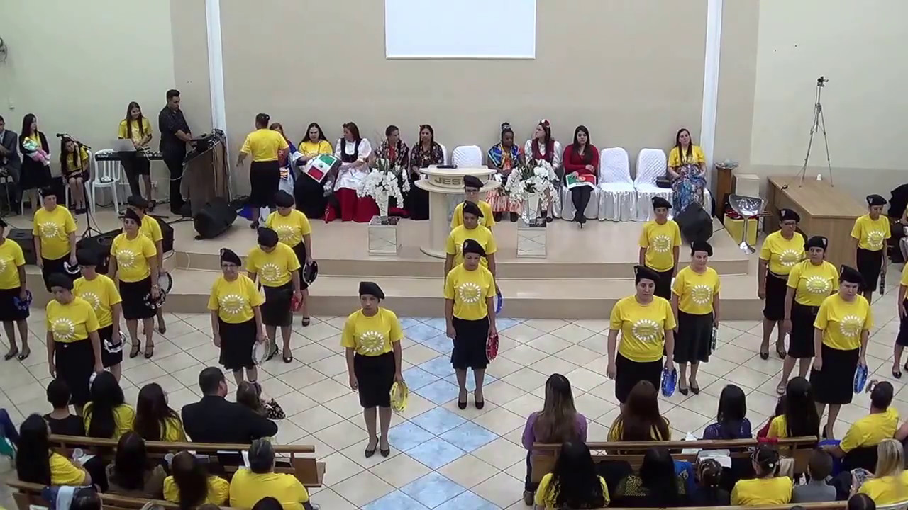 Coreografia com pandeiro movimento pentecostal Exército de Mirian IVM bairro novo