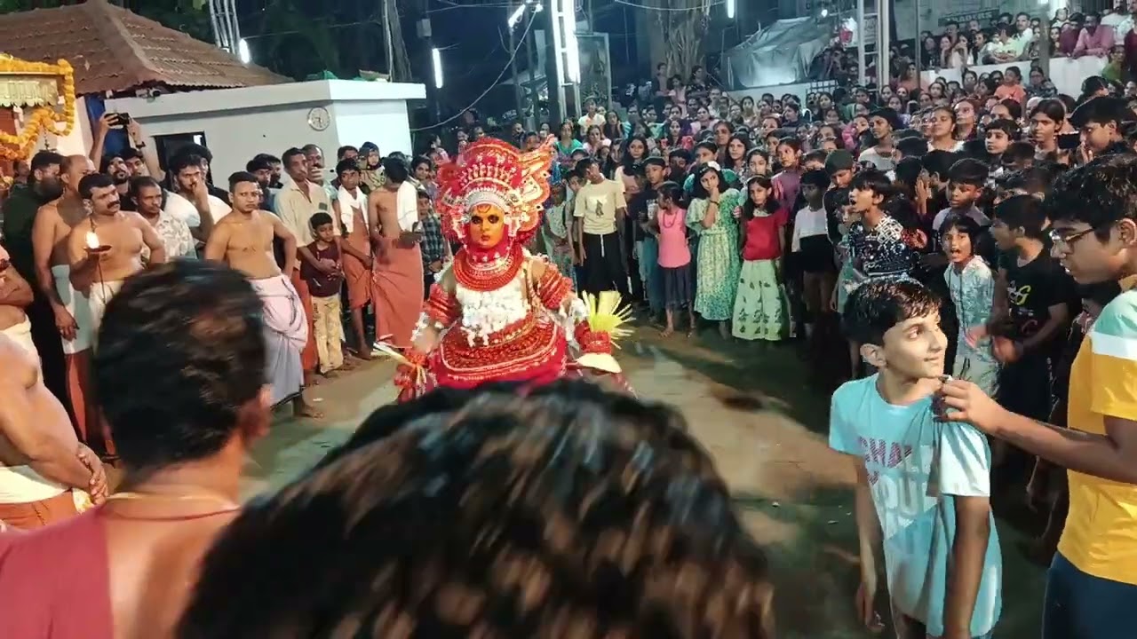 കുട്ടികളുമൊത്ത് ആർത്തു കളിച്ചുല്ലസിച്ചു പുളിയൂർ കണ്ണൻ വെള്ളാട്ടം #കണ്ണപുരം അരീക്കുളങ്ങര മുച്ചിലോട്ട്