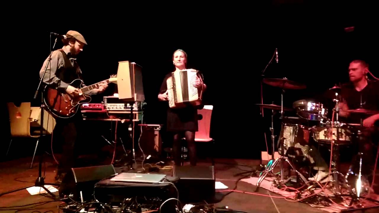 Kloog, La grosse flaque, bourrée.