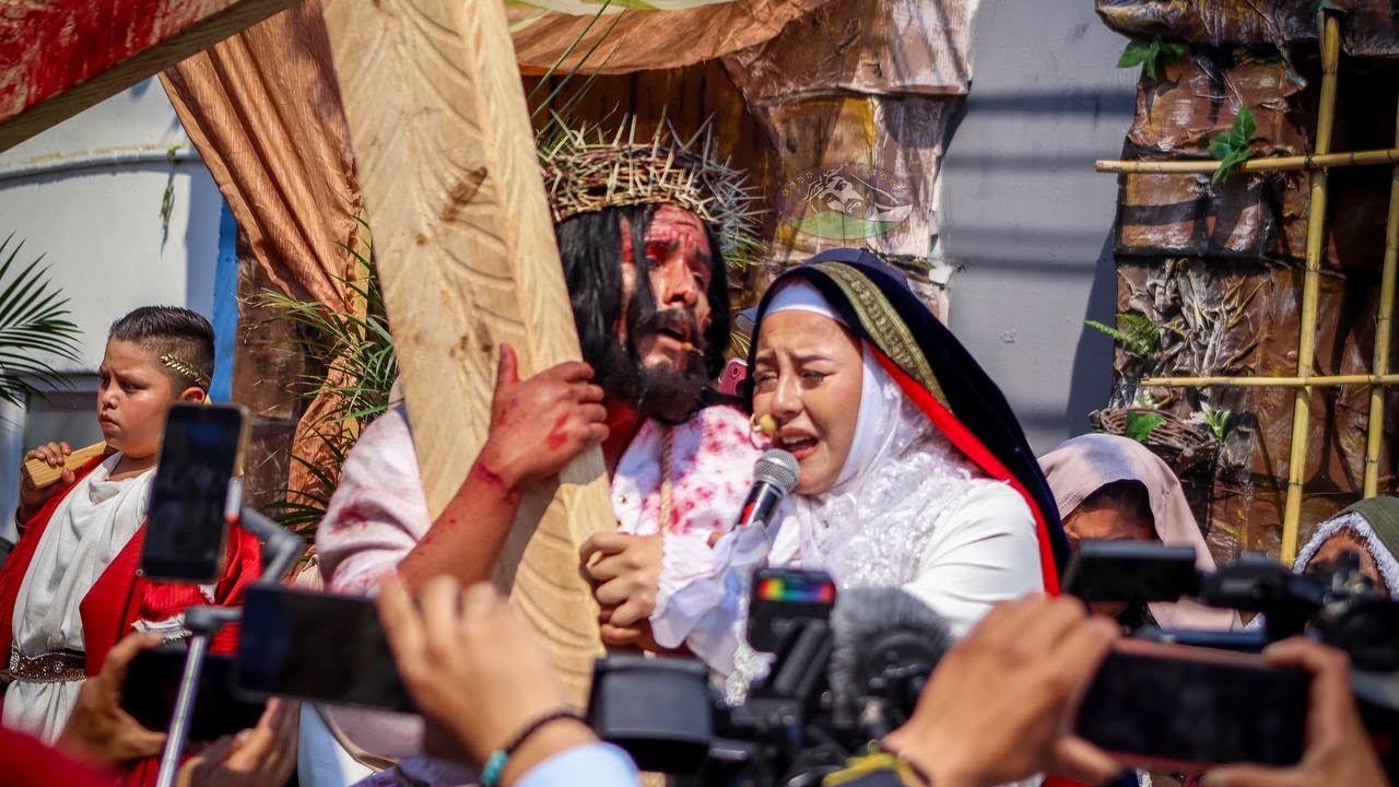 Jesús se encuentra con su madre camino al calvario | SEGUNDA CAÍDA