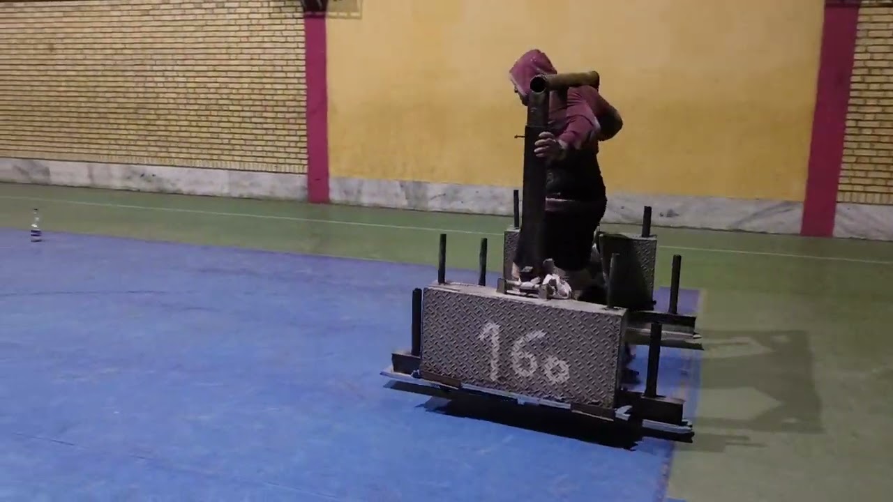 strong man . 420 kg super yoke&times;2=20m
