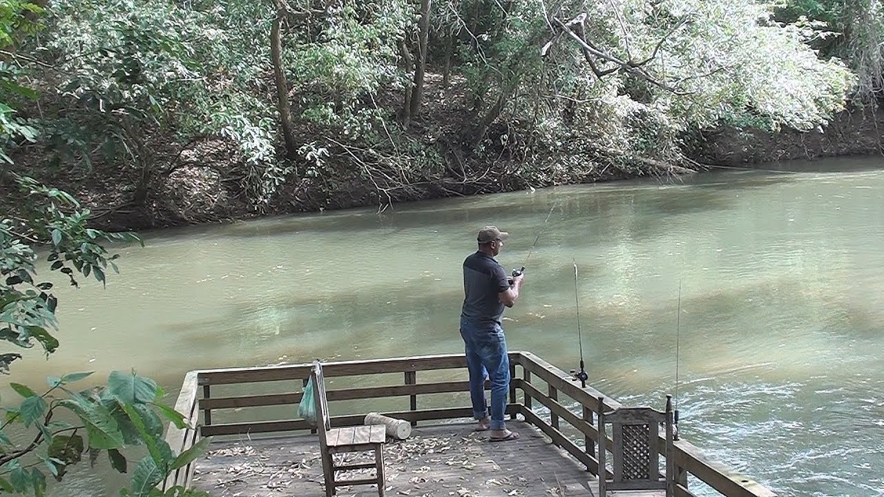 QUE VIDA BOA!!!  UM SITIO NA BEIRA DO RIO.