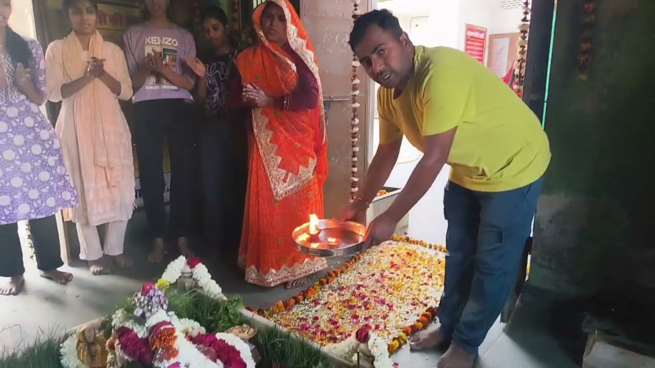महाशिवरात्रिपर्वपरबाबा शिव शंकर का भव्य श्रृंगार दर्शन के लिए उमडा भक्तों का सैलाब वैष्णो धाम चौमूं 