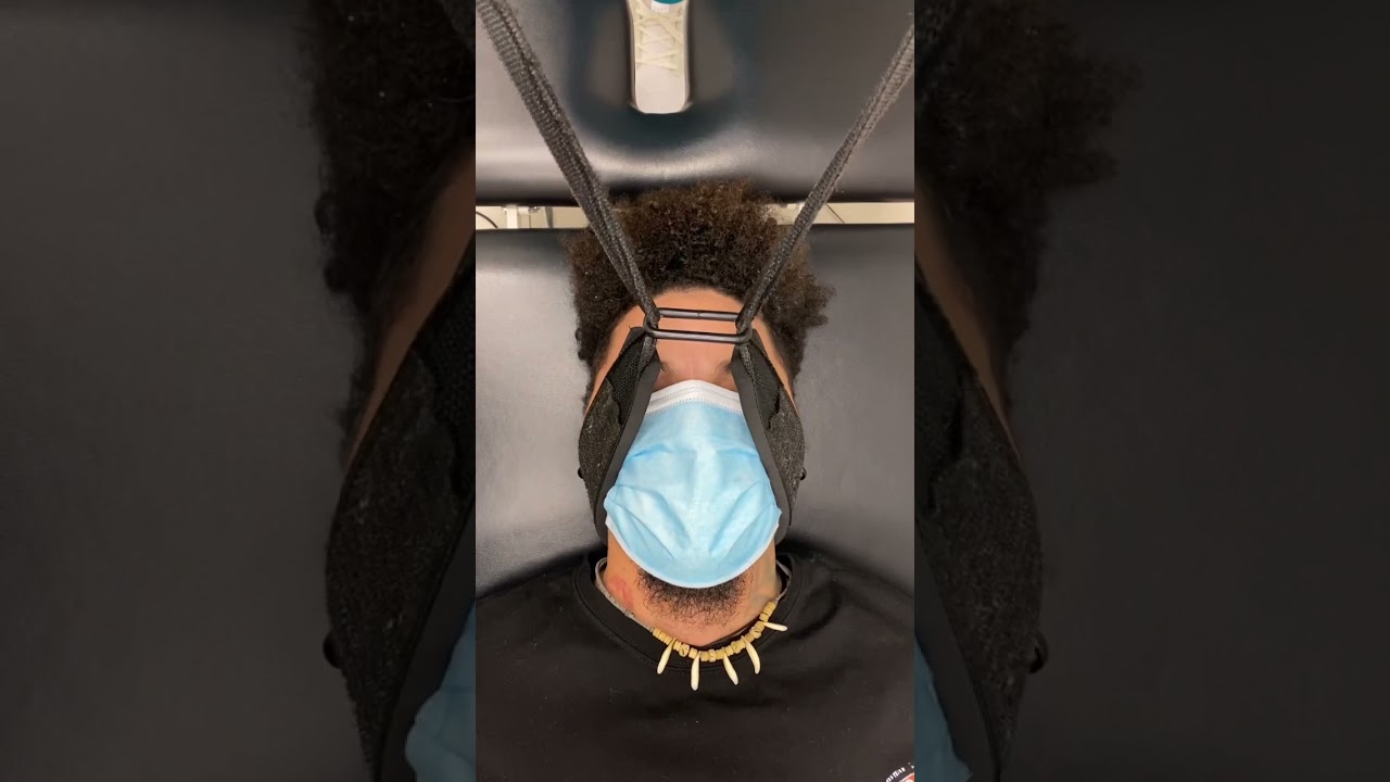 HIS FIRST EVER YSTRAP WAS INSANE 🤯 KING OF CRACKS 👑 #kingofcracks #chiropractor #asmr