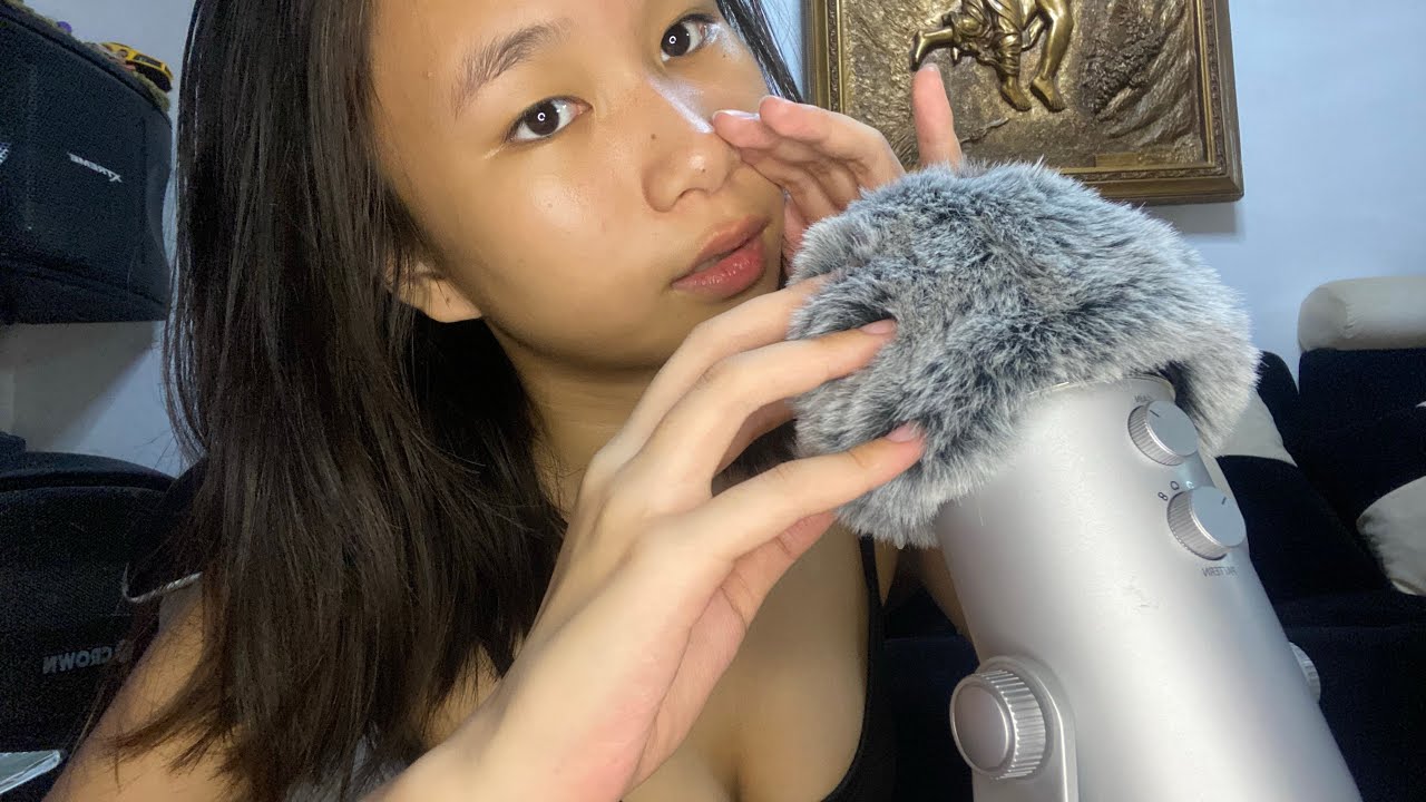 ASMR Mic Scratching W/ Mouth Sounds