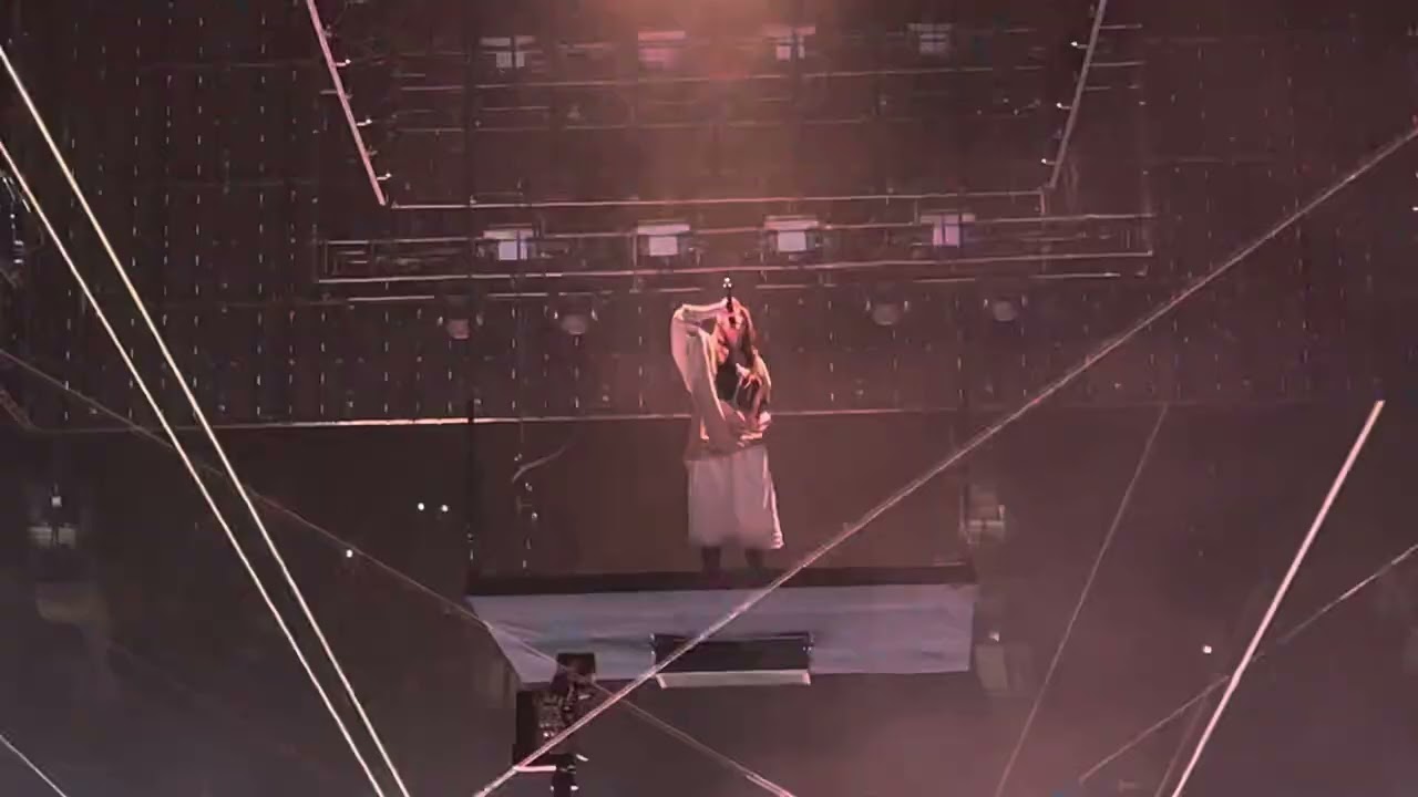 L’AMOUR DE MA VIE by Billie Eilish live vancouver 03/12/24