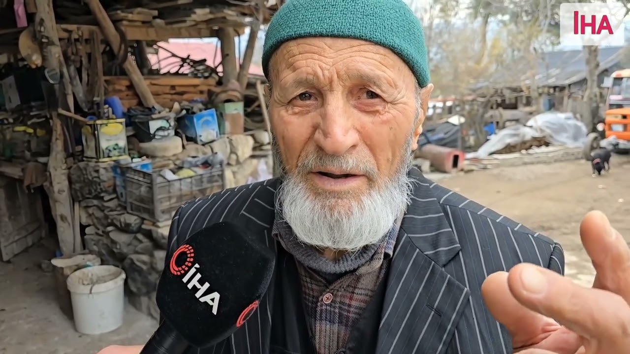 Vezirköprü'de yaşayan 83 Yaşında Ayakcakla Mahalleyi geziyor