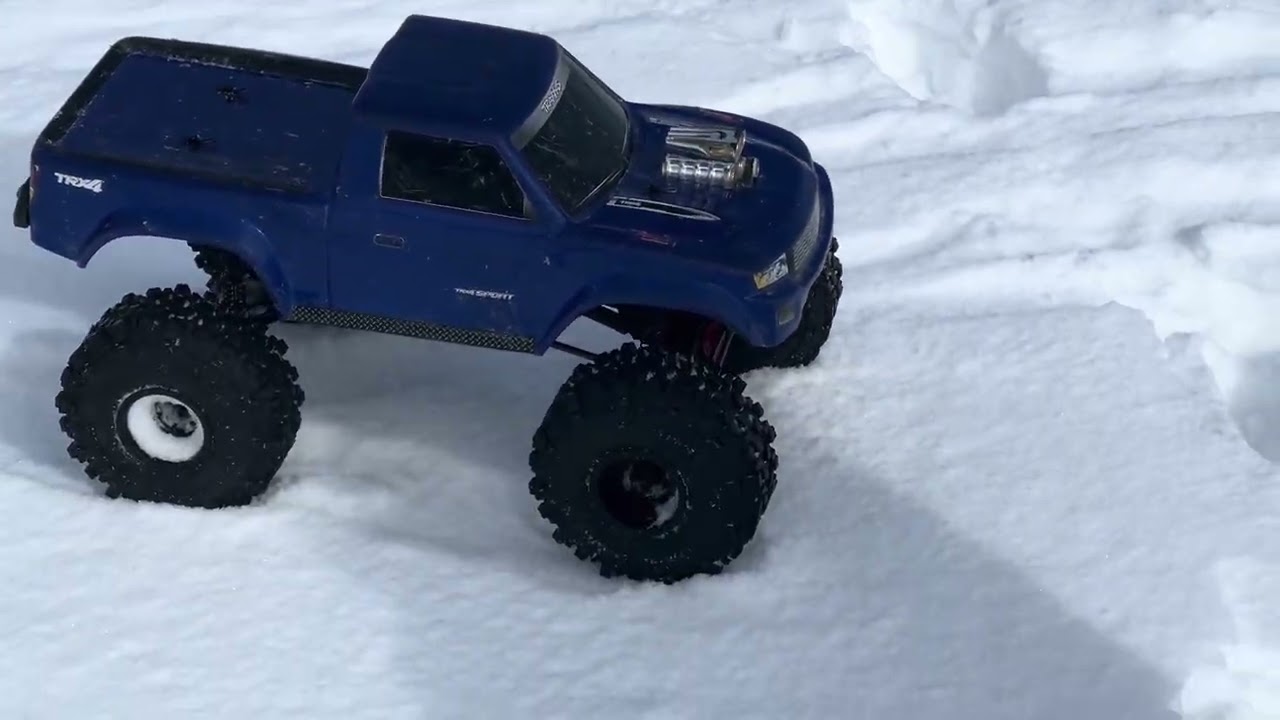 Family time bashing in the snow. 