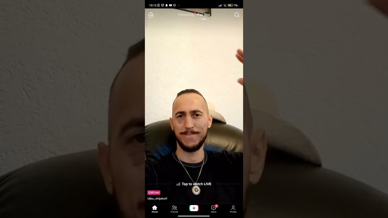 ujku ngjon muzik qe si din tekstin dhe nfund i fut dhe i publicitet 🤣🤣✌🏻
