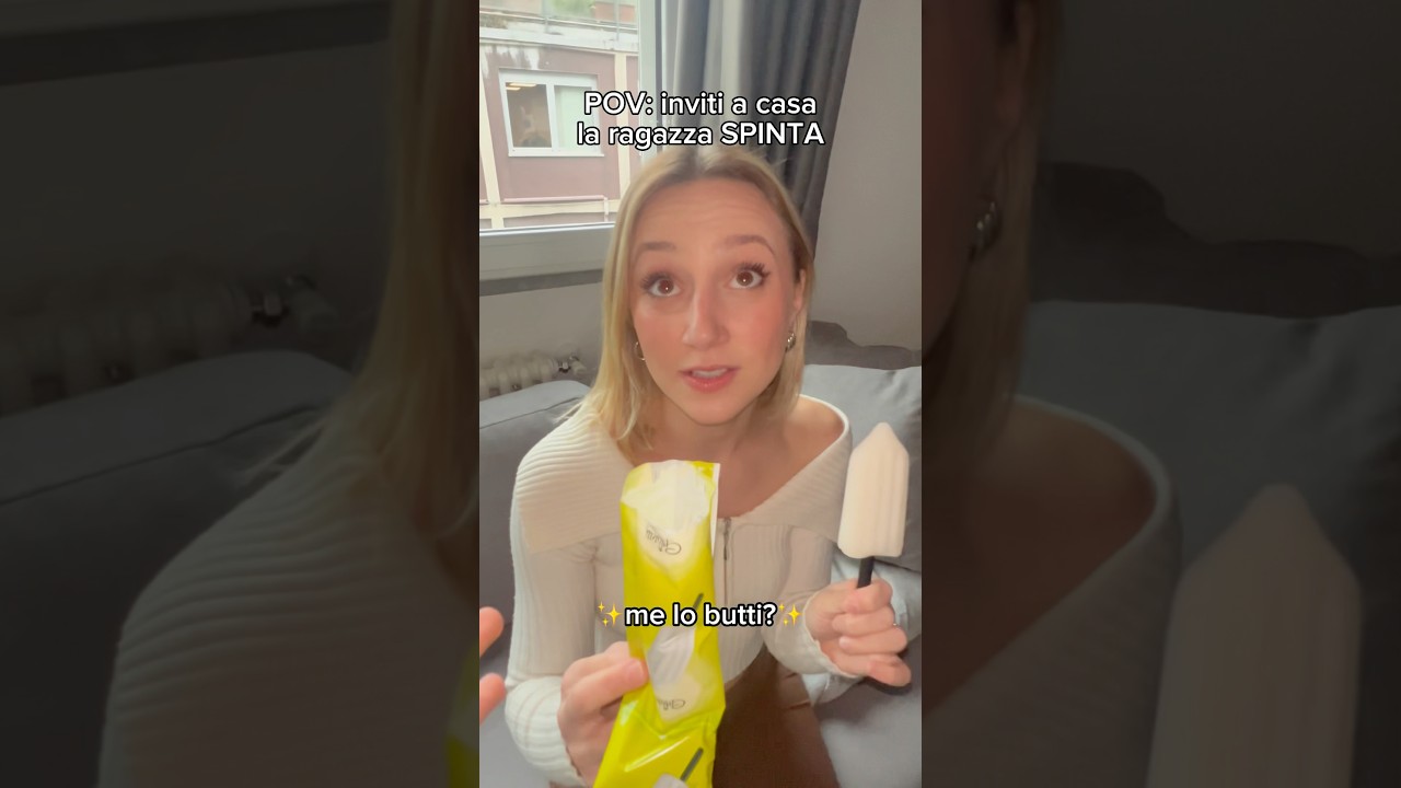 Alla ragazza spinta non piace essere respinta