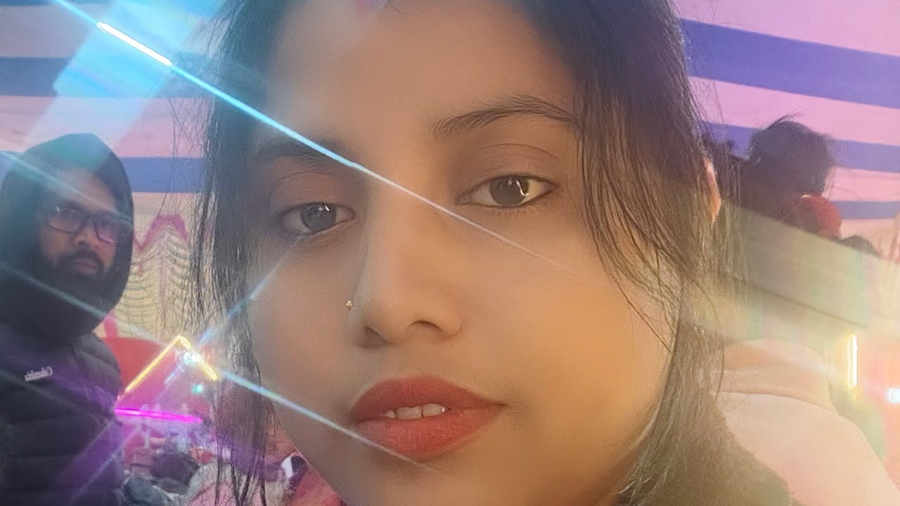 সকলে কি রং খেলতে ব্যস্ত আমি তো তোমাদের সঙ্গে গল্প করতে চলে এলাম