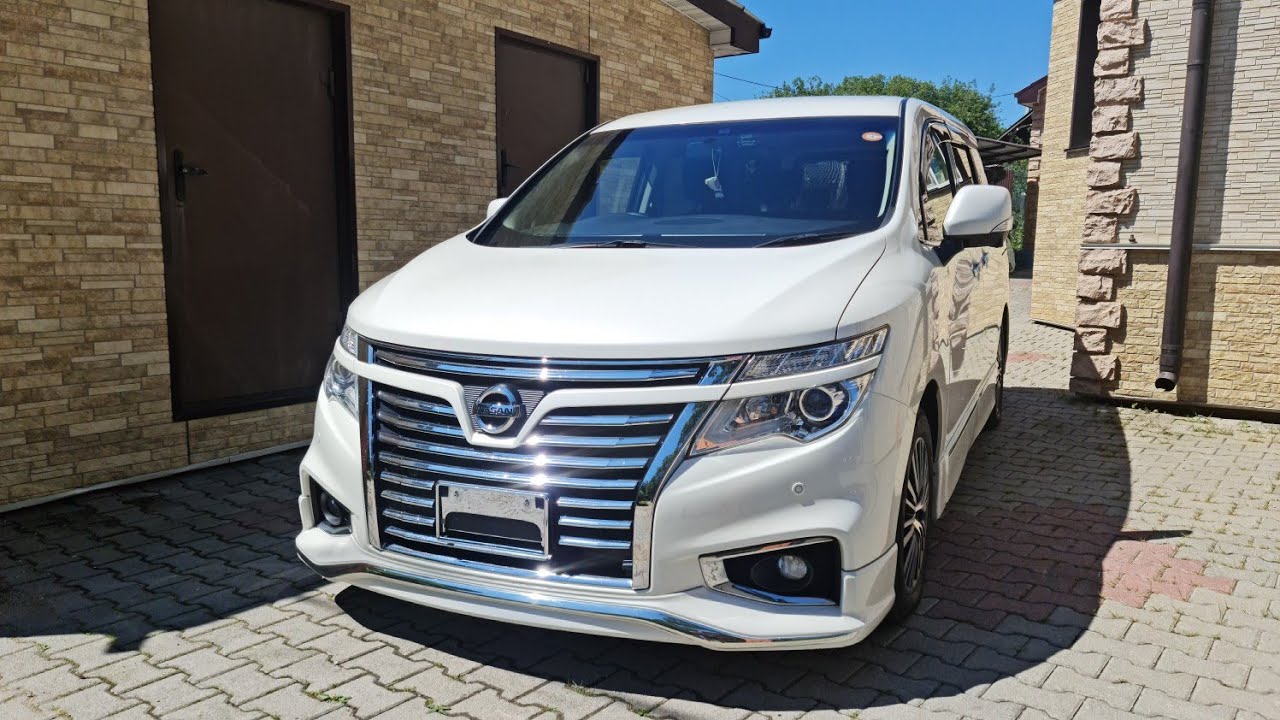 Nissan Elgrand 3.5л 4wd 2018 в Уссурийске