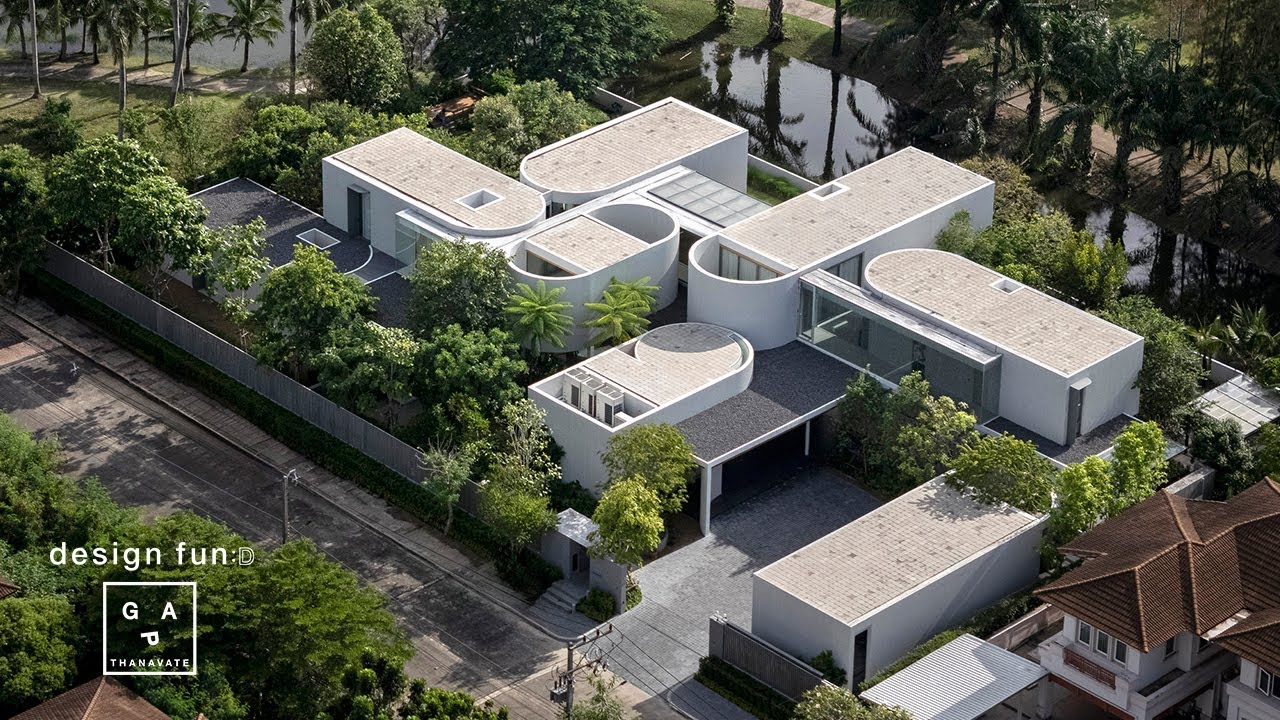 Residence C : บ้านฟอร์มโค้งภายนอกที่สร้างสเปซโค้งภายในให้ลื่นไหลและโอบล้อมธรรมชาติเข้ามา (ENG SUB)