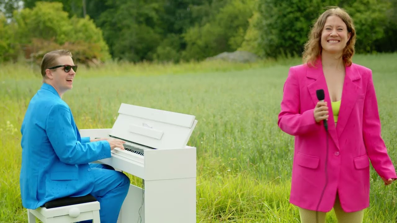 Retropop - Ievan polkka (Acoustic Live Performance from The Field) #acoustic #live #10000