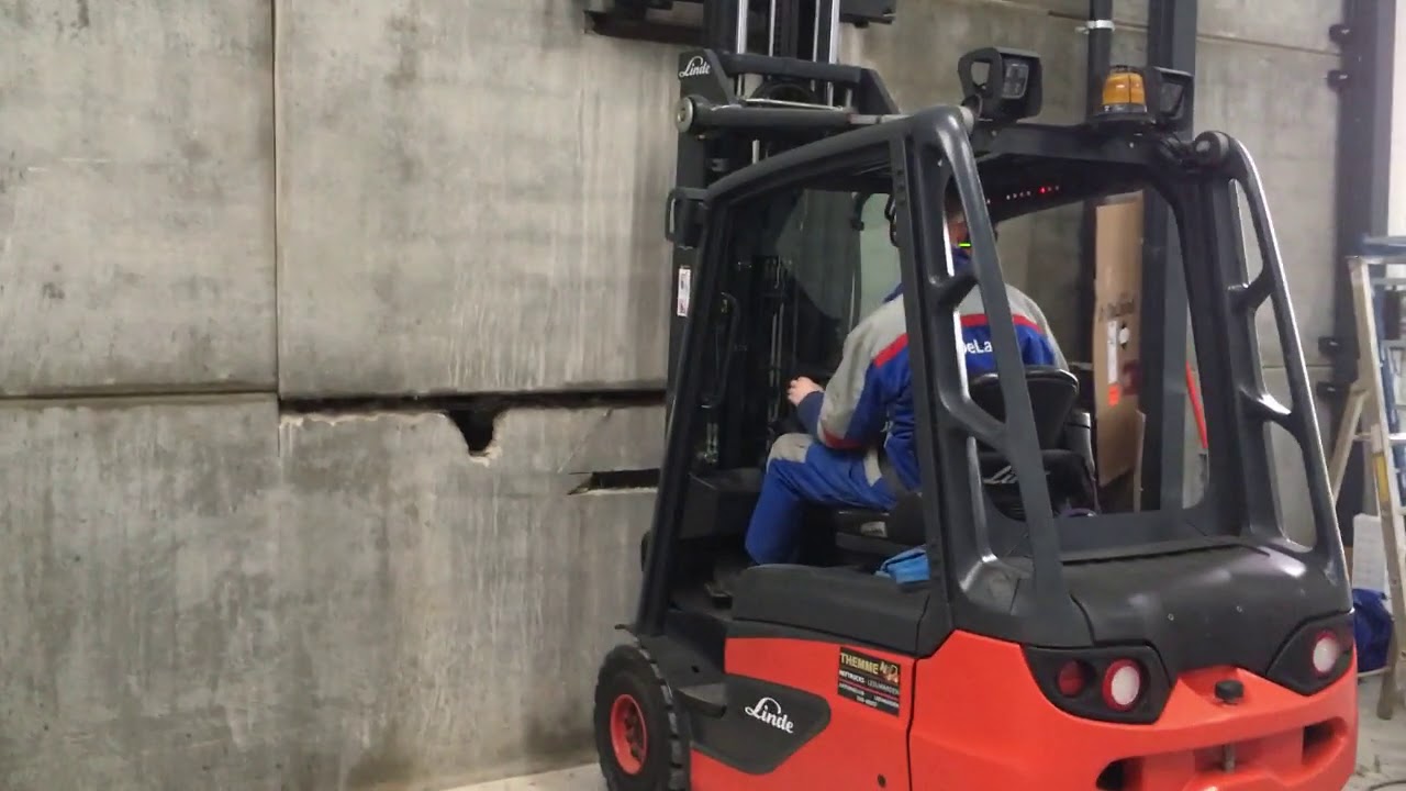 Een doorgang zagen in een betonwand