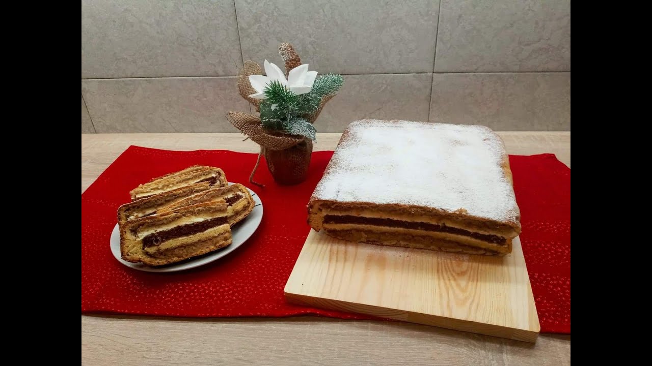 Božična potratna potica (Christmas wasteful pastries)