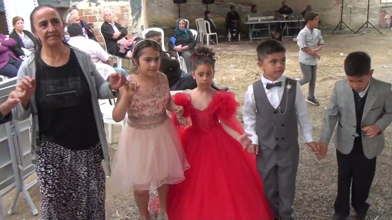 yeniköylü ramazan kayanın kzının ve emrenin düğünü bayrak altı  kameracı mustafa coşkun
